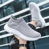 Buty swobodne Rozmiar 41 Gray Booper Men Running Męskie trampki siatkówki Białe mokwiny Sport Festiwal Sapateni z China Tenia Ydx1