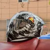 Casque de moto intégral résistant aux chocs et détails réfléchissants durables