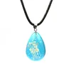 Hangerkettingen 1pc Gloeiend in het donker Echte gedroogde bloem Hars Waterdruppel Leren ketting Leuk voor dames, meisje