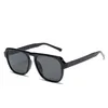 Solglasögon modestil trendig UV400 -skydd kvadratisk kvinnlig solglasögon som kör fiskemän