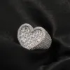 Uwin Heart Wide Ring Big Baguette Full asfalterad Square Cubic Zirconia Hiphop Ring Delicate Punk Smycken för män och kvinnor 240313