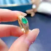 クラスターリング女性のためのエメラルドエンゲルリング4mm 6mm 0.4ct天然銀と金色のメッキ925宝石ジュエリー