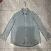 Kvinnors blusar Skjortor Designer 24 Spring New Style Temperament Aging Girl Flip Collar Denim Shirt Triangle Iron Label broderad kappa TR2M