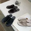 Tofflor vit platt hem läder sommar inomhus hus glider kvinna skor för kvinnor 2024 sandaler stil naturlig hud h sandal b