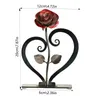 Dekorativa blommor Hjärta händer Skulptur Iron Rose Ornament med stativ Metallskrivbord för vardagsrumsstudie