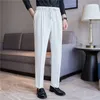 Pantalones con correa de cintura elástica para hombre, pantalones de vestir informales lisos de estilo nuevo británico, pantalones de traje formales ajustados, ropa para hombre 2024 240318