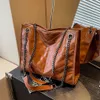 Haftowa torebka z dużej pojemności 2024 Popularna wszechstronna torba na ramię Modna moda
