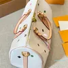 Weekend Duffel Bag Designer poduszka duża pojemność Torebki podróżne Unisex Bagaż Paintowane litery Wakacje Luksusowe torby na ramię