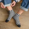 Skarpetki męskie Spiralne wir czarno -biała kostka 3D iluzja unisex hip hop wzór drukowanego Happy Low Sock Prezent