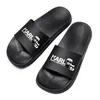 Nouveau style Pantoufles Sandale Chaussures Casual Luxe Caoutchouc Sandale Été Plage Femmes Sliders Extérieur Noir Intérieur Designer Mule Hommes Mocassins Piscine Plat Mans Slide Fille Cadeau