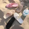 Sıradan ayakkabılar yaz kadın sandalet kaymaz ve terlikler baotou içi boş delik ev kapalı açık sürükleme tembel plaj bir