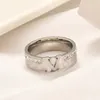 20 Stijl Designer Branded Letter Band Ringen Dames 18K Verguld Verzilverd Kristal Roestvrij Staal Liefde Bruiloft Sieraden Benodigdheden Ring Fijne Carving Vingerring