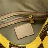 Kvinnor väskor designer väska på väskan kuddpåsar färgglada ryggsäck läder handväskor märke män crossbody axel väska kvinnlig handväska sommar resväska plånbok 25 cm 24424
