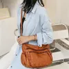 Bolsos de hombro Moda Cuero suave Mujeres Bolsos de lujo Bolso Diseñador Crossbody para 2024 Messenger