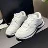 Mens Shoe Run Shoes Sneakers Designer Shoe Women Par Reflektera lätt kohud av hög kvalitet Klassiska skor gratis fartyg vårens sommar snörning upp svart vit grå sliver