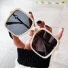 Zonnebril Mode Stijlvol voor dames Vierkante vorm Anti-reflecterende zonnebril Hoge kwaliteit vrouwelijke zonnebril