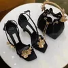 Sandały Czarne podglądanie palców wysokie obcasy Fashion Flower Ladies Buty Bugi klamra Pamiętniki imprezowe Letnia dekoracja metalowa Kobiety Sandalias 2024