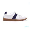 2024 Baskets pour hommes Orange Zapatos Running White Skate Femmes Baskets Chaussures de plein air