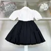 Merk Prinses jurk zomer baby trainingspakken Maat 110-160 CM kids designer kleding meisjes Witte kraag shirt en plooirok 24Mar