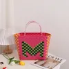 Sac tissé de couleur niche design lettre sac de panier de légumes à main sac de couleur contrastée sac de shopping pour femmes 240307