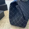 Sacos de designer de moda azul marinho acolchoado denim corrente através de saco de aba jumbo sacos de corrente de alta qualidade tamanhos 46*27cm