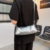 Borsa a mano con sconto limitato del 50% all'ingrosso a buon mercato Questa famosa borsa piccola per celebrità per le donne Nuovo stile estivo Versatile monospalla sotto le ascelle