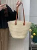 Górne torby na ramię trawne designerskie torebki torba dla kobiet z dużą pojemnością kubełko na plażę koszyk warzywny do pracy 240311