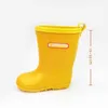 HBP Bottes de pluie pour enfants sans marque Bottes de pluie pour bébé Chaussures en caoutchouc imperméables bicolores Candy Chaussures d'eau pour garçons et filles Botte à hauteur de cheville