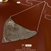 Sciarpa triangolare nera, collana di paillettes, design esagerato per le donne, catena alla clavicola, sensazione di fascia alta, luce e gioielli dal temperamento di nicchia