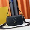 Klassisk designerväska för kvinnor Flap Baguette Bag Luxury Handväska Purse Rem präglad läder crossbody väska mode högkvalitativ axelväska designer handväska 8 färger