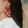 dangle earringsファッションクラシックピンクカラー女性のための女の子のための絶妙なデザインペンダントフラワーイヤーリングジュエリーアクセサリー