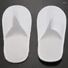 Pantoufles jetables, 24 paires, bout fermé, taille adaptée pour hommes et femmes (blanc)