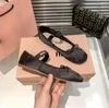 Luxo Paris Ballet Designer de moda Sapatos de dança Profissional 2023 Setin Ballerinas Plataforma Bowknot Sandálias de sapato único raso para mulheres 35-40