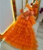 Abiti da ragazza di fiori arancioni per abiti da sposa con paillettes gonfi a strati con fiocco abito da ballo formale per feste di compleanno principessa 240312