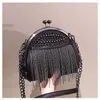 Övre axelväskor Kvinnor Tygväska Designer Handväskor med Diamond Rivet Tassel Party Evening Bankettkedja Single Crossbody Handheld Clip Shell 240311