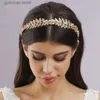 Tiaras brudhuvudbonde guld kristallvävd hårband kvinnor mode pärla blommor enkel hårband legering krona y240319