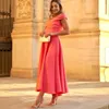 Robes de soirée Meetlove élégante courte crêpe épaules dénudées plissée soirée robe de longueur a-ligne pour les femmes