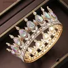 Tiaras Itacazzo Brautkopfbedeckung voller barocker Atmosphäre, edle goldfarbene Damen-Schönheitswettbewerb-Hochzeitskrone Y240319