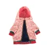 Giacca per cani di design per animali domestici Cappotto per cani con lettera tratteggiata rosa classico marrone Moda Teddy Bulldog francese Kirky Cat Clothes