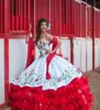 Mexikanische Stickerei-Quinceanera-Kleider, weißes und rotes Korsettrücken, süßes 16-Kleid, 2020, Prinzessin, abgestuftes Organza-Ballkleid, Ballkleid, Dresse1905678