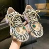 Sıradan Ayakkabı Kadın Sneakser Ayakkabı 2024 Sonbahar Rhinestone Elmas Nefes Alabilir Lüks Tasarımcılar Kalın Bottom Sport Zapatos Mujer