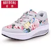 Chaussures décontractées pour femmes, baskets de course respirantes à semelle épaisse et polyvalentes à fleurs colorées de haute qualité, 2024