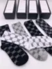 Chaussettes pour hommes de créateur Chaussettes longues Chaussettes courtes Chaussettes Grip Sport Coton complet de couleur unie Cheville classique Confort Respirant noir Chaussettes de sport blanches avec boîte