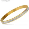 Charmarmband F1 Guld Popularitet T S rostfritt stål Bangle för kvinnor L240319