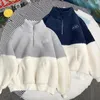 女性のパーカープルオーバートップアンチピリングスウェットシャツジャンパー刺繍レタースタイリッシュな冬の極フリースデイリーカバー