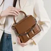 Totes 2024 Borsa a tracolla al cioccolato da donna Borsa a tracolla classica con patta per ragazze Borse a tracolla di lusso Borsa a tracolla di design con catena femminile