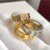 Skruv Carter Rings Nail V-Gold Love Classic Thread Wide smal ring Kvinnor Tjock plätering Rose Gold Fashion Light Luxury Par