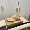 Sandalias de diseñador de lujo Moda de verano Zapatos casuales Mule Channel Slide Sandalias de oficina de cuero suave Gladiador Sliders para mujer Zapatos de baile