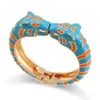 Bangle haha ​​et toto speciell handgjorda emaljerade färgglada mest fashionabla tiger armband manschettarmband för kvinnor flickor smycken fest gåvor 240319