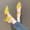 Шлепанцы, коллекция 2024 года, летние сандалии на высоком каблуке, женские модные туфли на тонком каблуке с острым носком, модная обувь для ленивых, летающая ткань на одной ноге, пед